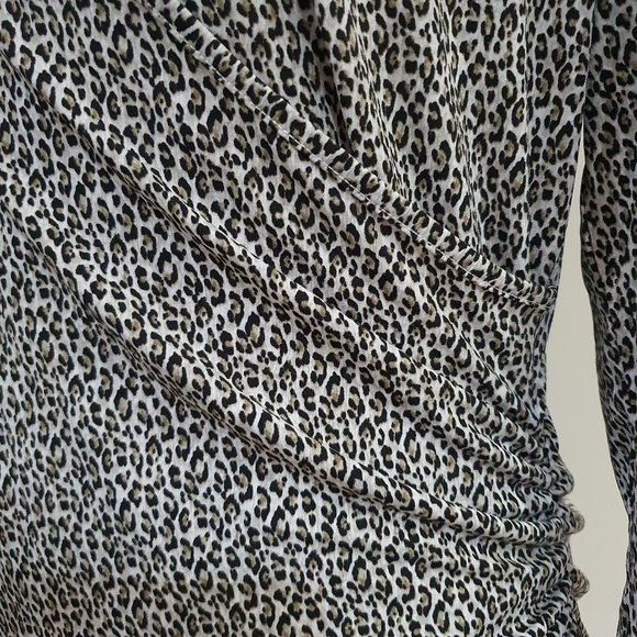 Tahari Leopard Print Ruched Top - Picture 4 of 8